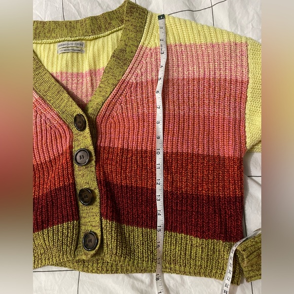 colorful cropped cardigan - Picture 5 of 6